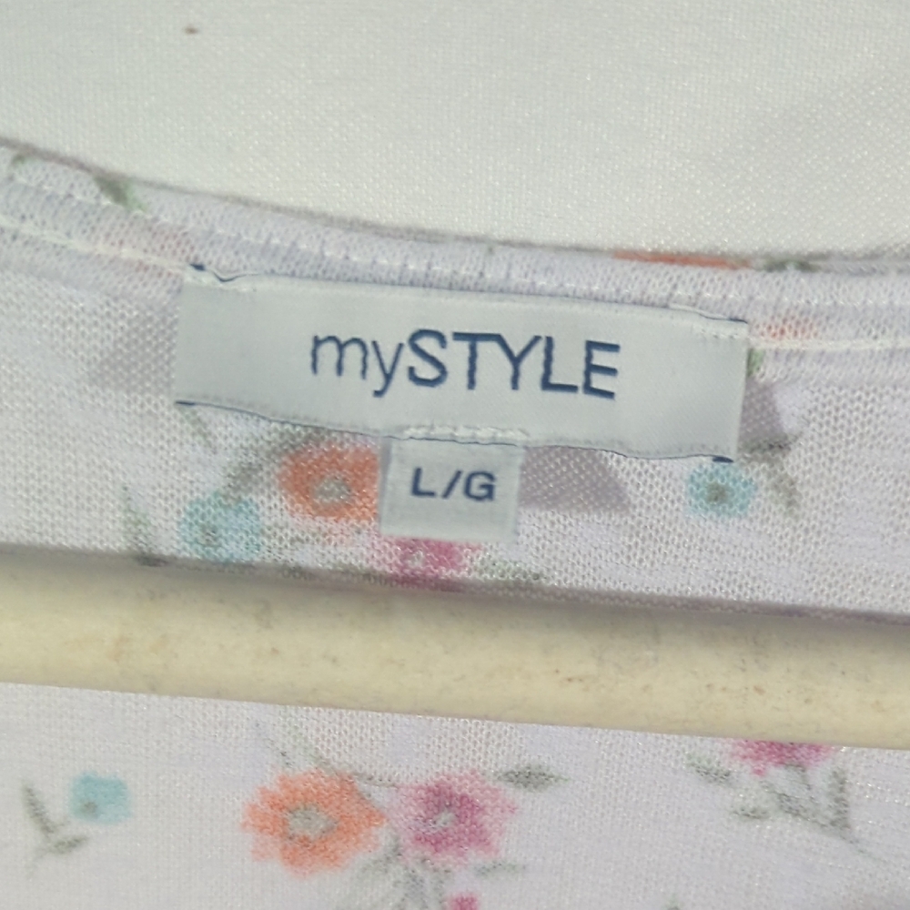 Pastels Floral V-Neck Blouse with Tie-Front - Picture 2 of 6